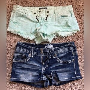 Small shorts. Reign and billabong